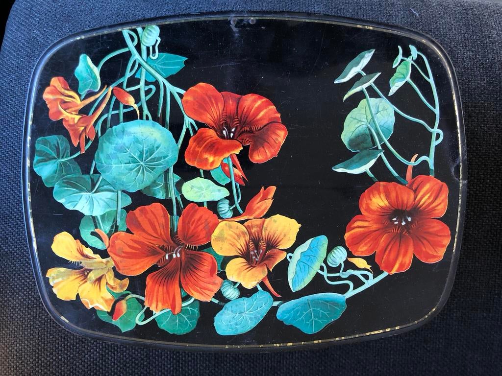 Mooie grote, zwarte, vintage blikken doos met bloemen, Verzamelen, Ophalen of Verzenden, Gebruikt