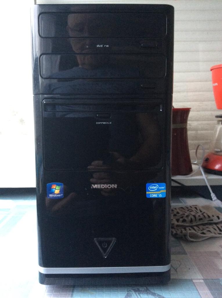 ORDINATEUR DE BUREAU., Enlèvement, Comme neuf, Intel Core i5, Medion