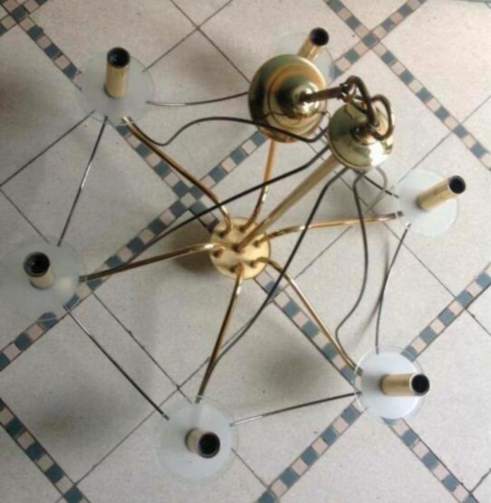 Magnifique lustre en laiton avec coupelles en verre, Maison & Meubles, Lampes | Lustres, Enlèvement, Comme neuf