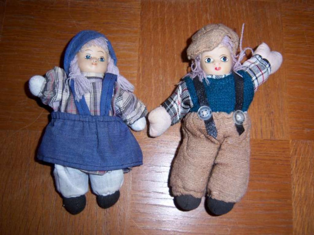 2 popjes met porseleinen gezicht, Verzamelen, Poppen, Ophalen of Verzenden, Nieuw, Pop