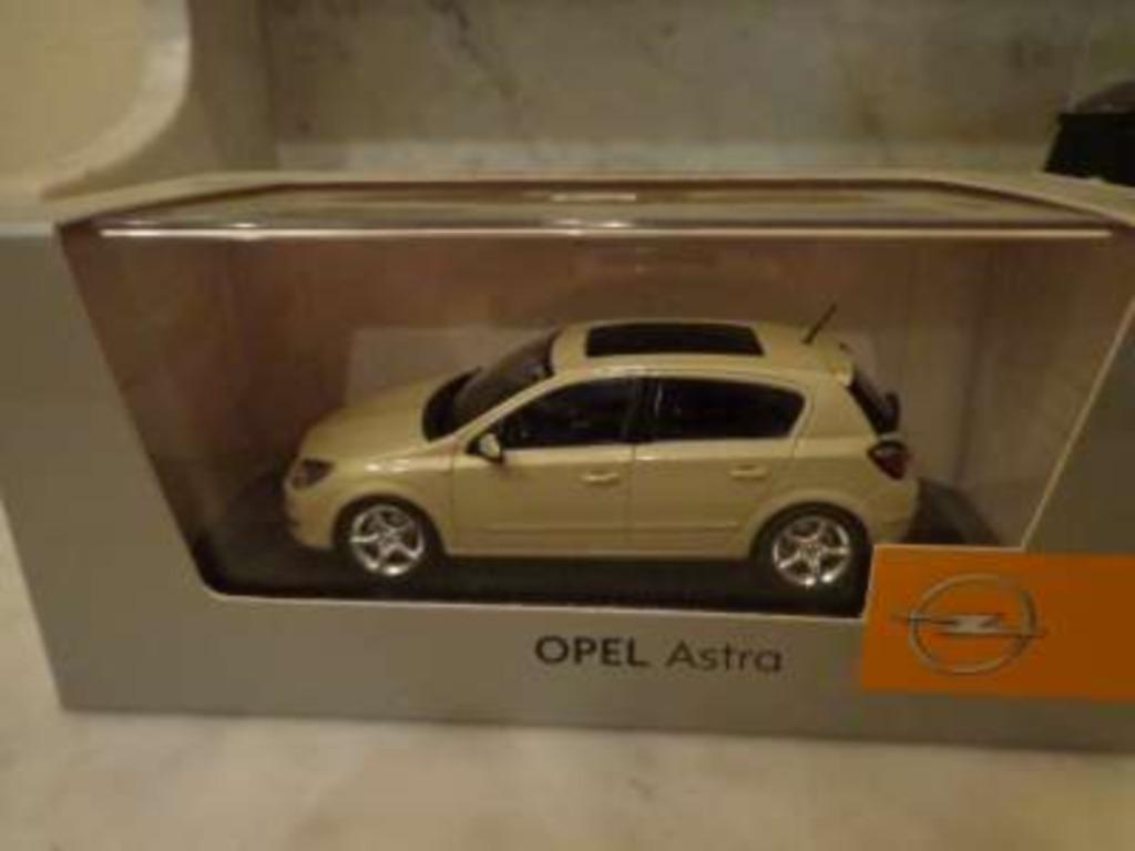 OPEL SCHAALMODELLEN 1/43, Ophalen of Verzenden, Nieuw