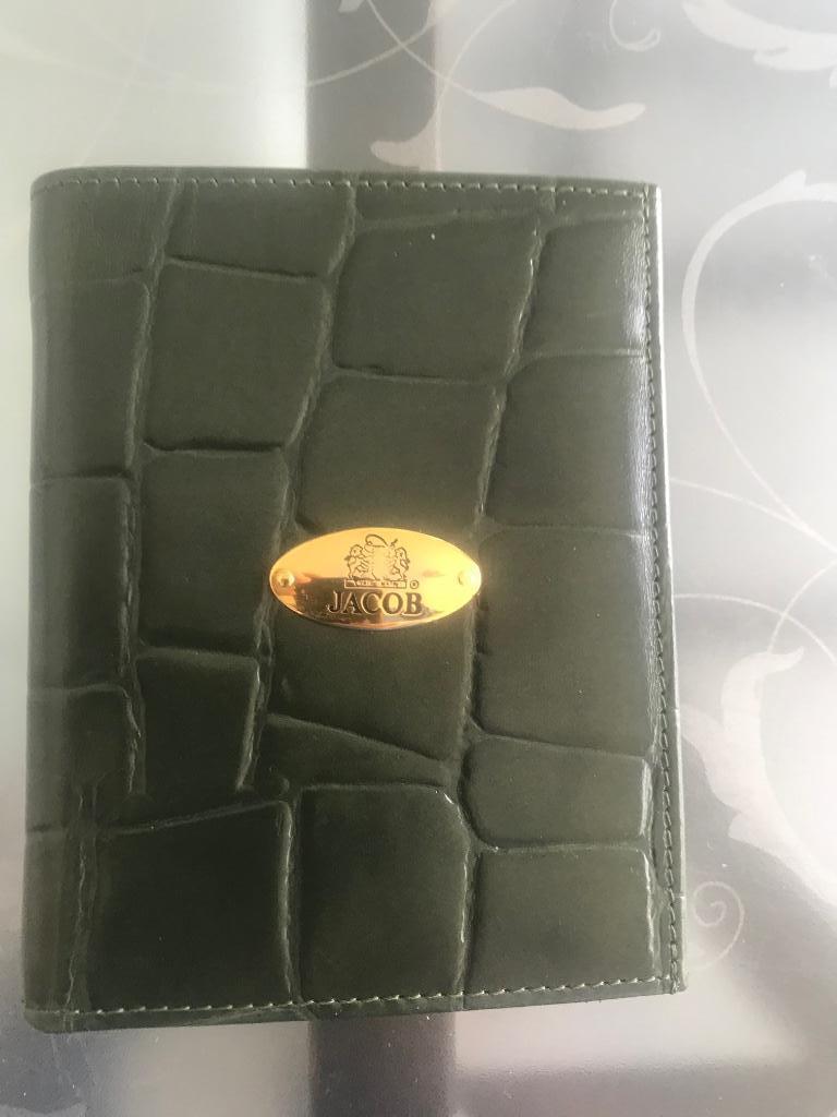 Nouveau portefeuille Jacob kaki avec livraison gratuite, Bijoux, Sacs & Beauté, Neuf, Autres marques, Enlèvement ou Envoi, Autres couleurs