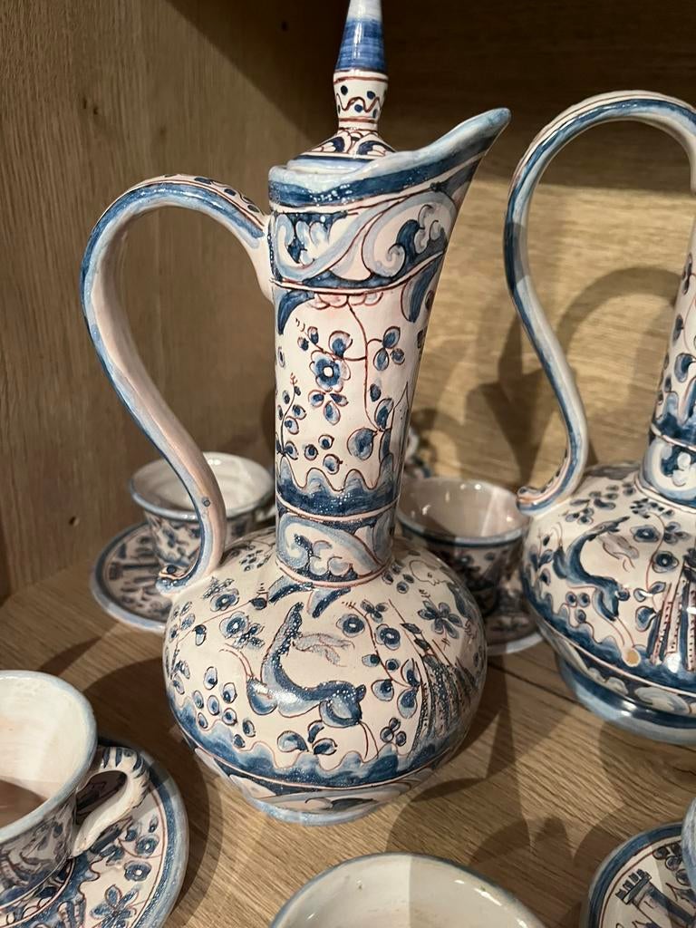 Tasjes met bordjes 2 kannen geschilderd blauw, Antiquités & Art, Enlèvement