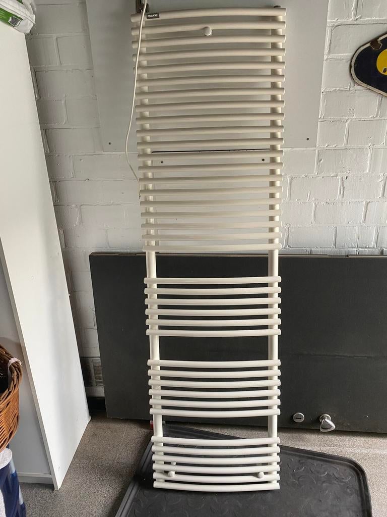 Handdoekdroger of radiator Thermic 220v 1200w, Doe-het-zelf en Bouw, Verwarming en Radiatoren, Ophalen, Radiator, Minder dan 60 cm