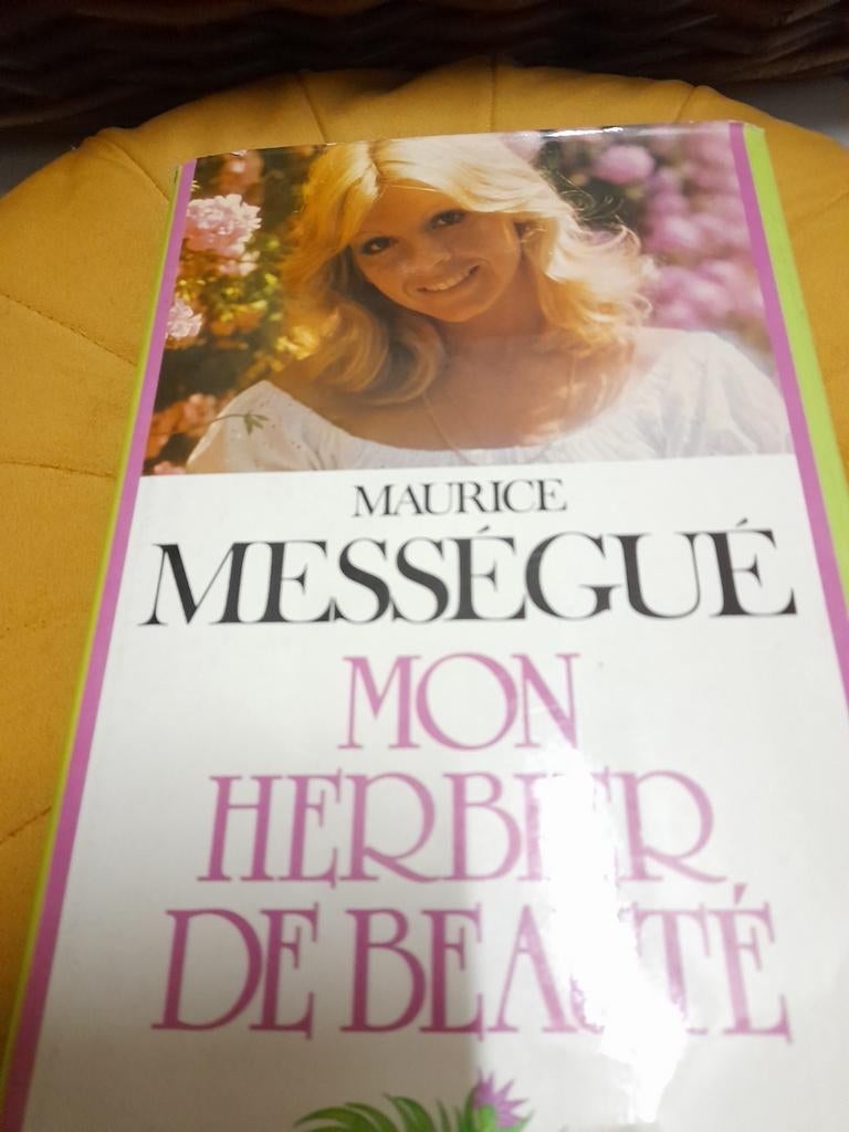 Mon herbier de Beauté  de Maurice. MESSEGUE, Enlèvement ou Envoi, Comme neuf