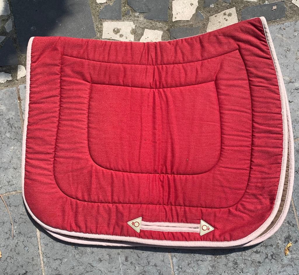 Tapis de selle pour cheval et poney réversible grège /rouge, Animaux & Accessoires, Enlèvement ou Envoi, Utilisé