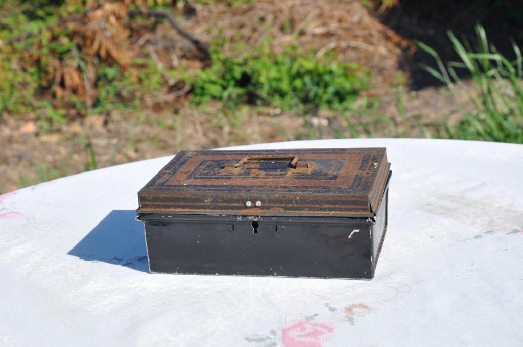 §  boite en fer coffre tirelire, Ophalen of Verzenden, Gebruikt, Overige, Overige merken