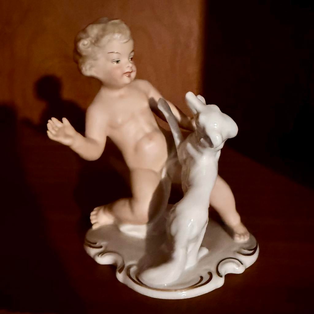 Vintage beeldje spelend kind met hond, Antiek en Kunst, Antiek | Porselein, Ophalen