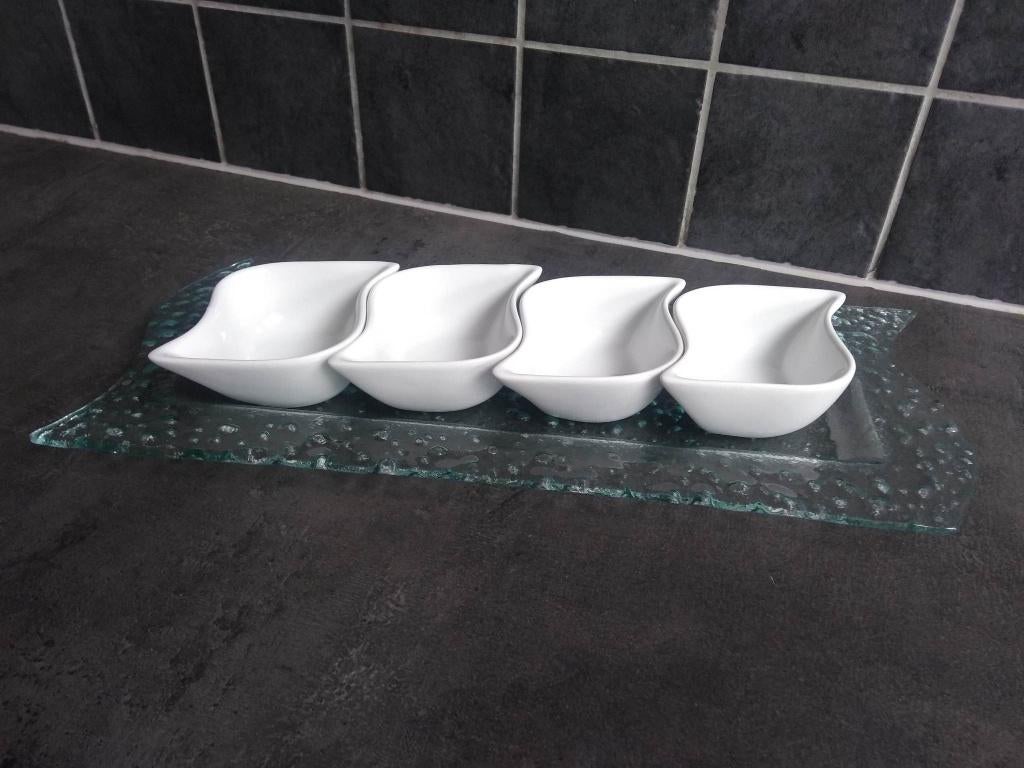4 kleine schaaltjes op doorzichtig plateau, Huis en Inrichting, Ophalen of Verzenden