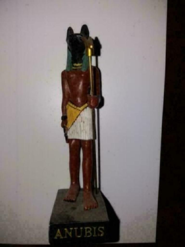 FIGURINE ANUBIS. H 11 CM, Verzamelen, Ophalen