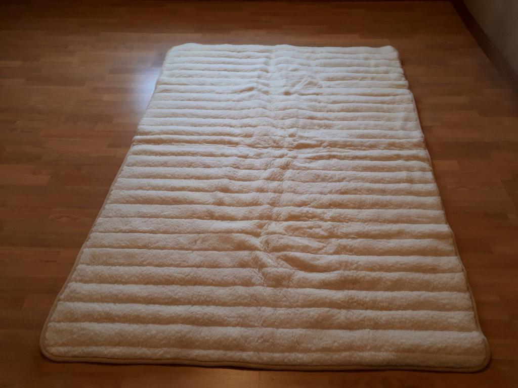 Warm schapenwollen onderdeken 137 cm x 196 cm, Ophalen of Verzenden, Zo goed als nieuw