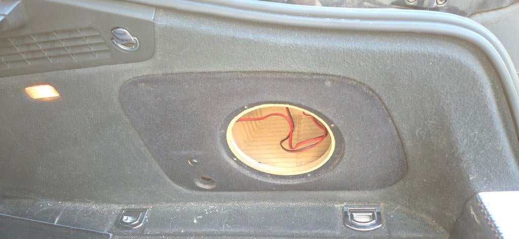Audi A5 behuizing voor subwoofer, Auto diversen, Autospeakers, Ophalen, Gebruikt