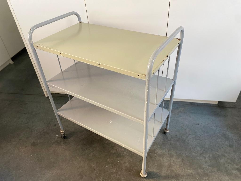 Vintage metalen trolley, rolkarretje, Huis en Inrichting, Tafels | Bijzettafels, Ophalen, Gebruikt, Metaal of Aluminium, 60 cm of meer