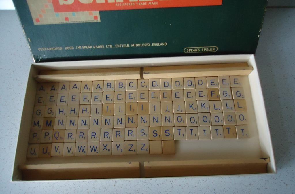 Vintage "Scrabble" van Spear's Spelen in redelijke staat !, Hobby en Vrije tijd, Een of twee spelers, Ophalen of Verzenden, Gebruikt