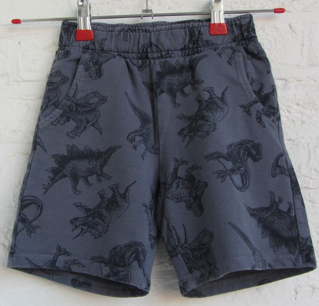 Short - Dino's Basic Needs - Maat 116  / 122 cm, Broek, Gebruikt, Ophalen of Verzenden, Basic Needs