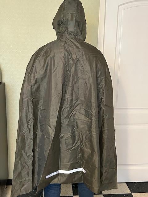 regencape/poncho, Caravanes & Camping, Vêtements de pluie, Enlèvement, Comme neuf, Poncho de pluie, Heren