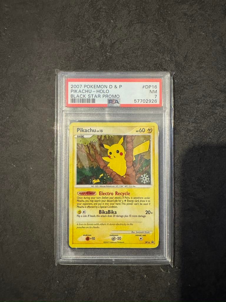 Pokemon TCG Pikachu DP16 Black star. !ERROR!, Hobby en Vrije tijd, Ophalen of Verzenden, Zo goed als nieuw