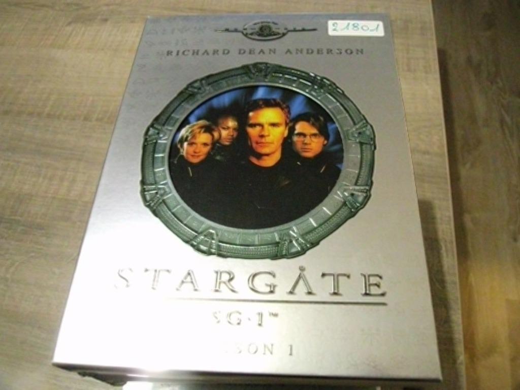 stargate SG 1   5 disc, Enlèvement ou Envoi, Coffret