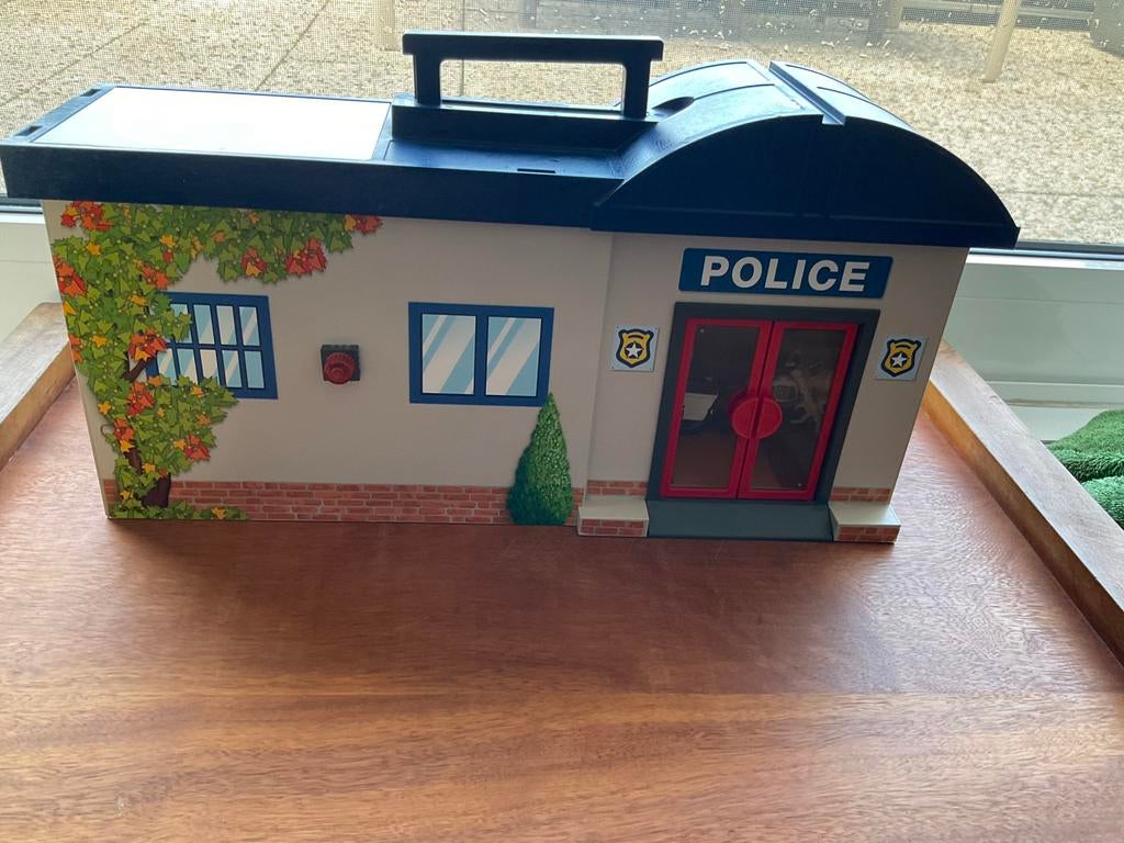 Playmobil 5299 politiebureau, Kinderen en Baby's, Speelgoed | Playmobil, Ophalen of Verzenden, Zo goed als nieuw