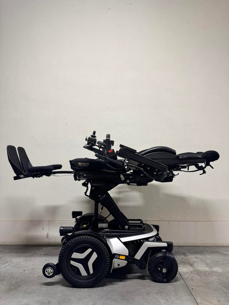 Permobil F3 Electrische rolstoel in nieuwstaat rolwagen, Diversen, Ophalen of Verzenden, Inklapbaar, Zo goed als nieuw, Elektrische rolstoel