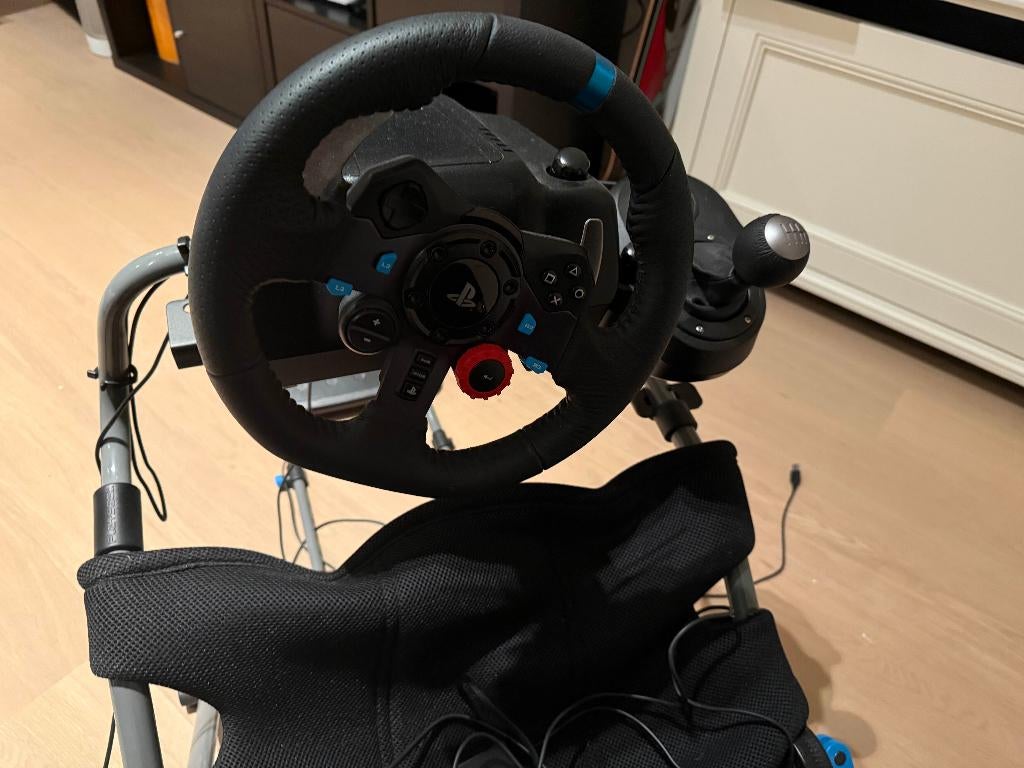 Logitech Challenge X Stoel + Logitech G29 with Gear Shifter, Enlèvement