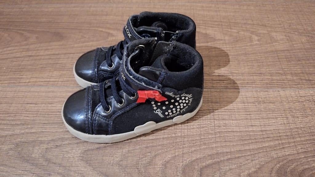 Zwarte gelakte winterbottines met strassteentjes merk geox, Kinderen en Baby's, Babykleding | Schoentjes en Sokjes, Schoentjes
