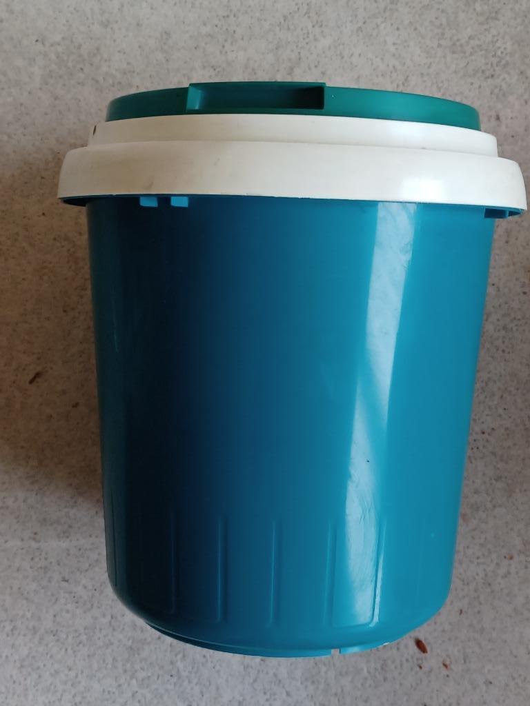 Poubelle, Moins de 10 litres, Enlèvement, Utilisé, Autres matériaux