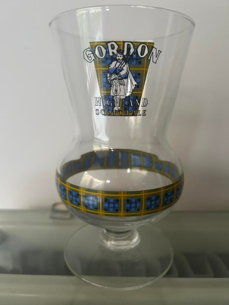 Bierglazen Gordon Highland Scotch Ale blauw&groen logo, Verzamelen, Ophalen, Zo goed als nieuw