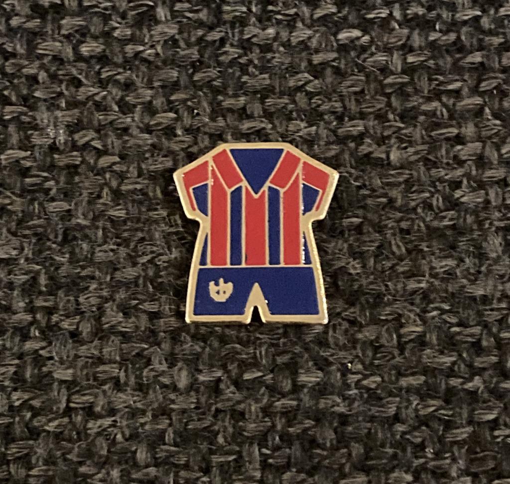 PIN - R.C. LIEGEOIS - LUIK - FOOTBALL SHIRT - VOETBAL, Envoi, Utilisé, Sport, Insigne ou Pin's