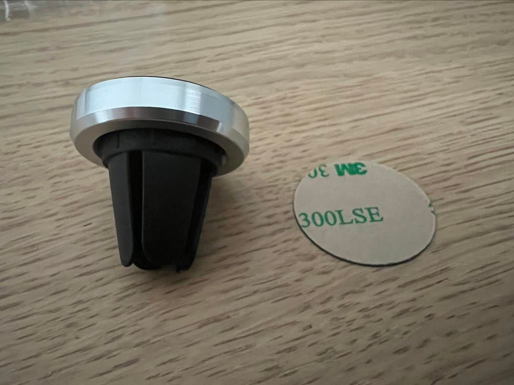 Aimant téléphone pour voiture, Voiture