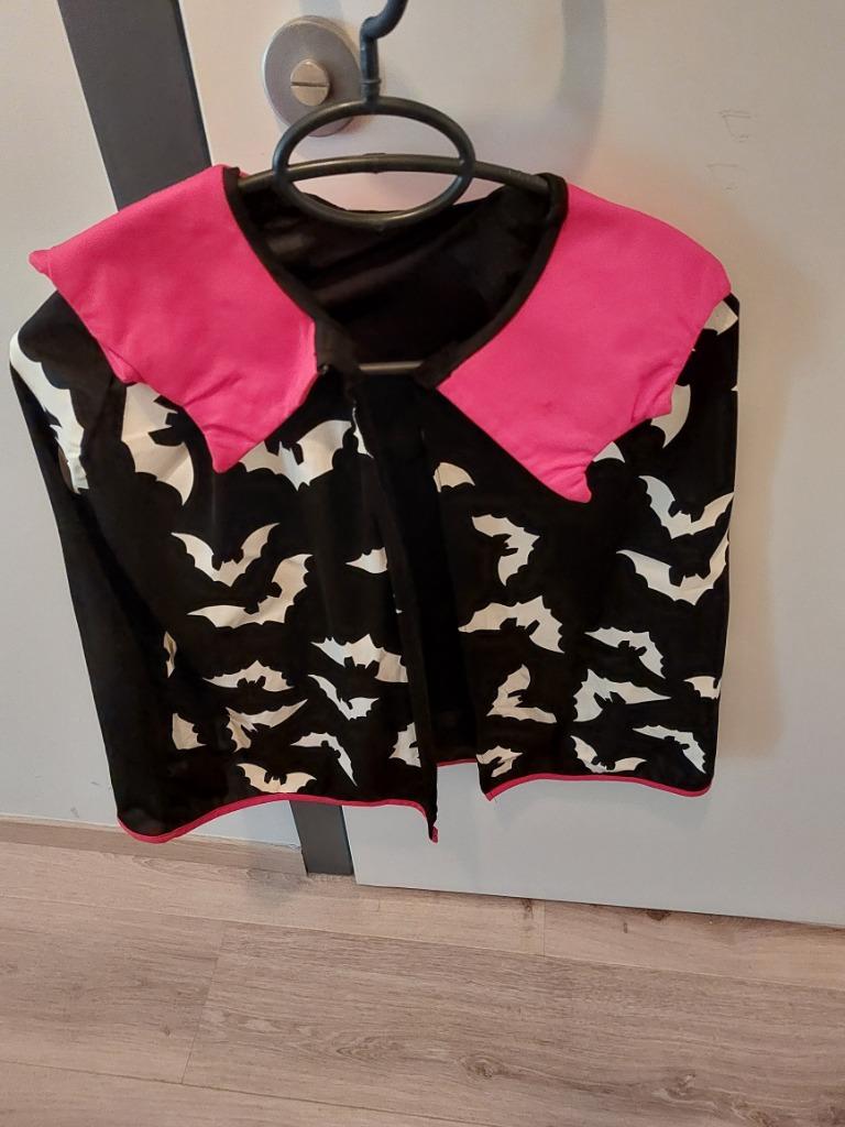 Carnavalkleding  kind manteltje vleermuizen, Kinderen en Baby's, Carnavalskleding en Verkleedspullen, Ophalen of Verzenden, Zo goed als nieuw