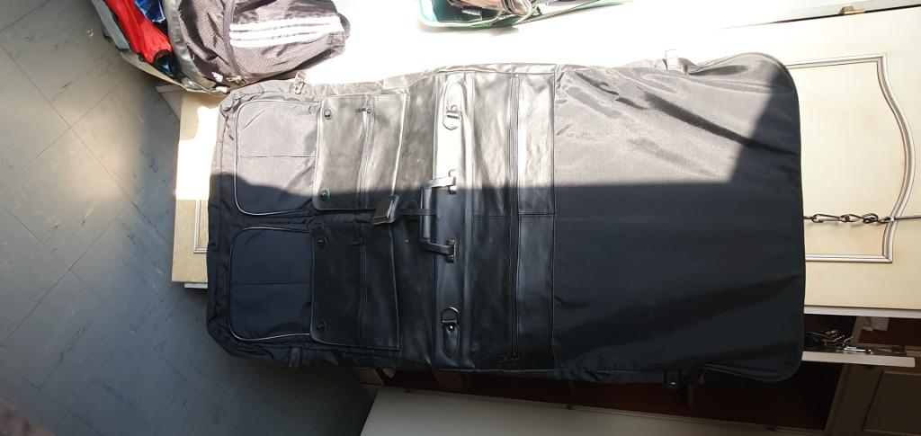 Valise porte costume, Enlèvement, Comme neuf