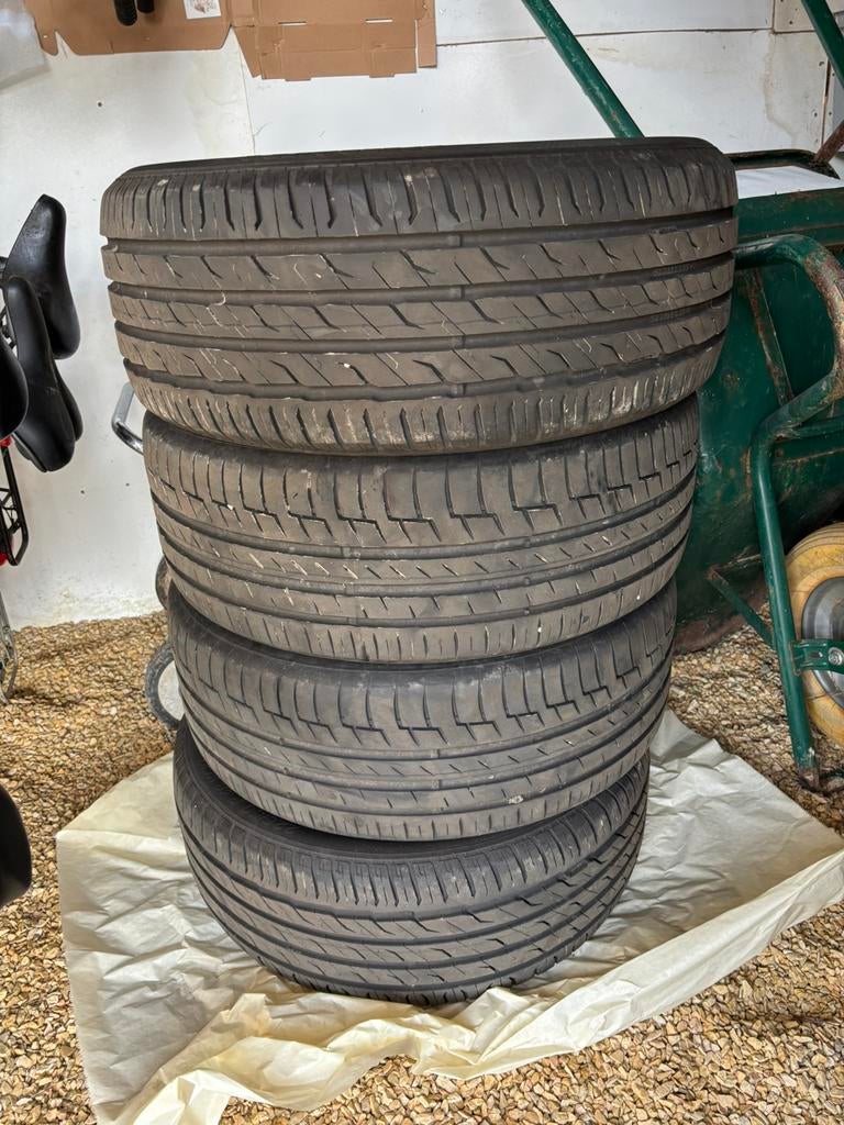 Nouveau jeu de pneus d'hiver (BMW série 3/version sport), Autos : Pièces & Accessoires, Pneus & Jantes, Neuf, Pneus hiver, Véhicule de tourisme