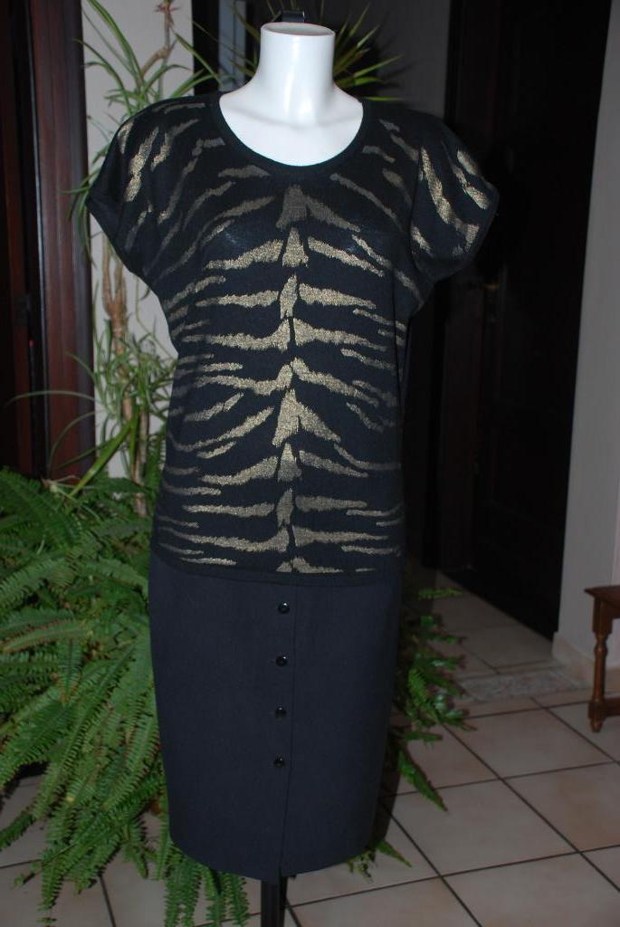 Noël Pull noir avec motifs dorés Manches courtes Taille S, Enlèvement ou Envoi, Taille 36 (S), Porté, Vintage dressing
