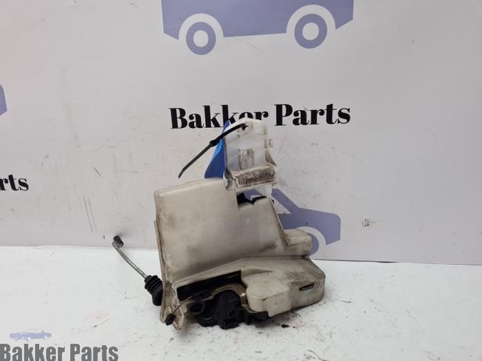 Serrure portière mécanique 4portes avant droite d'un Volks, -, Volkswagen, -, 3 mois de garantie