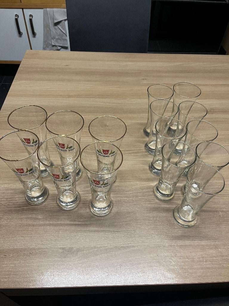 Bierglazen - fluitje, Ophalen, Zo goed als nieuw, Bierglas