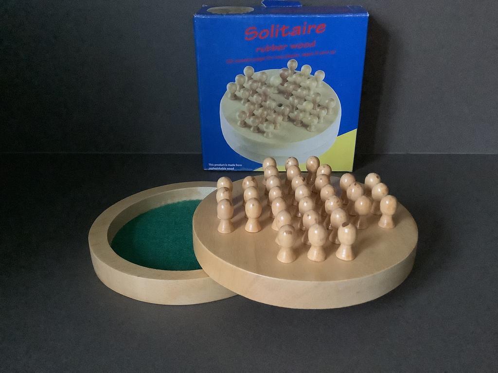 Solitaire mini spel in rubberhout, Ophalen, Gebruikt
