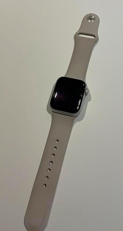 Apple Watch series 4 Zilver, Handtassen en Accessoires, Smartwatches, Ophalen, Gebruikt, Apple Watch, IOS