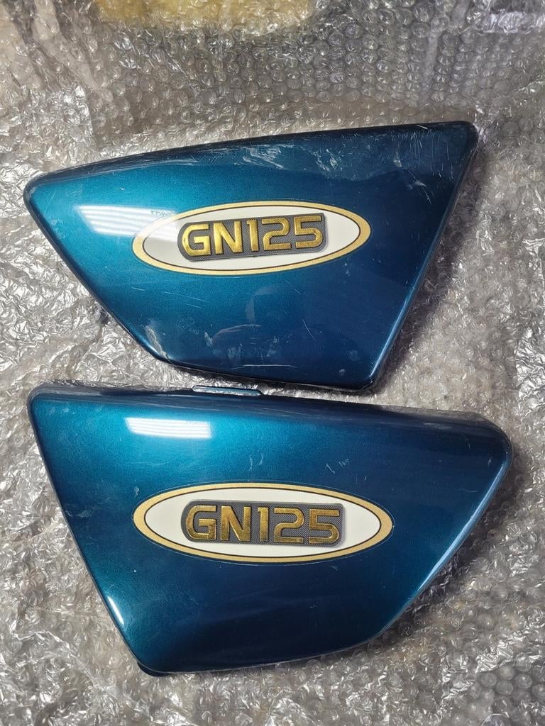 Cache latéral droit et gauche,réservoir,carbu suzuki gn 125, Ophalen of Verzenden, Tank