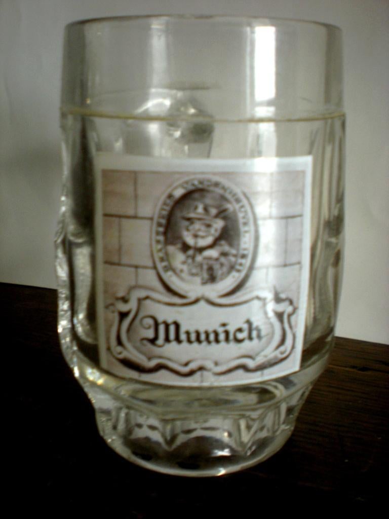 VANDENHEUVEL Munich mok, Verzamelen, Biermerken, Ophalen of Verzenden, Zo goed als nieuw, Pul(len)