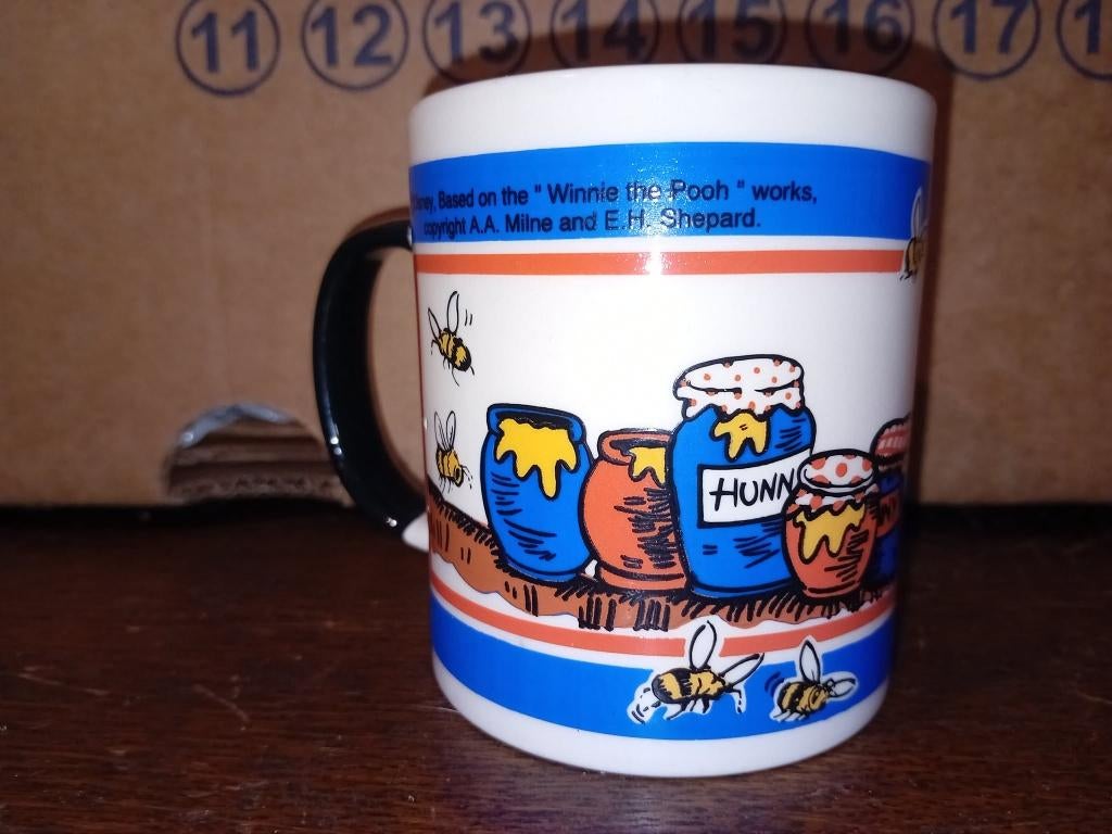 Mug à collectionner Winnie l'ourson, Collections, Enlèvement ou Envoi, Winnie l'Ourson ou amis, Comme neuf, Autres types