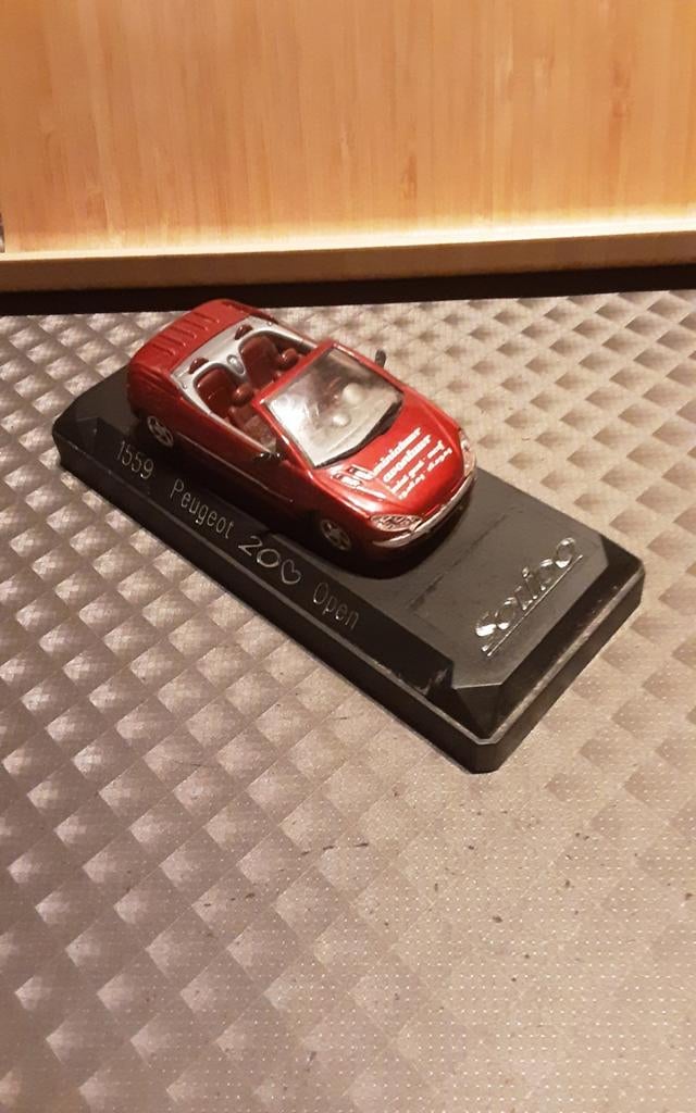 PEUGEOT 206 cc miniatuur, Ophalen of Verzenden, Zo goed als nieuw, Solido