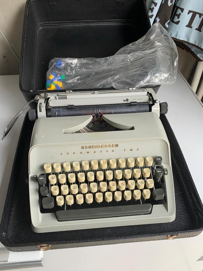 Scheidegger typemachine met case, Enlèvement, Utilisé