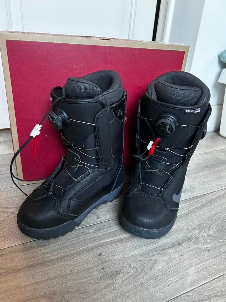 Snowboard boots maat 40 vrouw, Sport en Fitness, Snowboarden, Ophalen of Verzenden, Zo goed als nieuw
