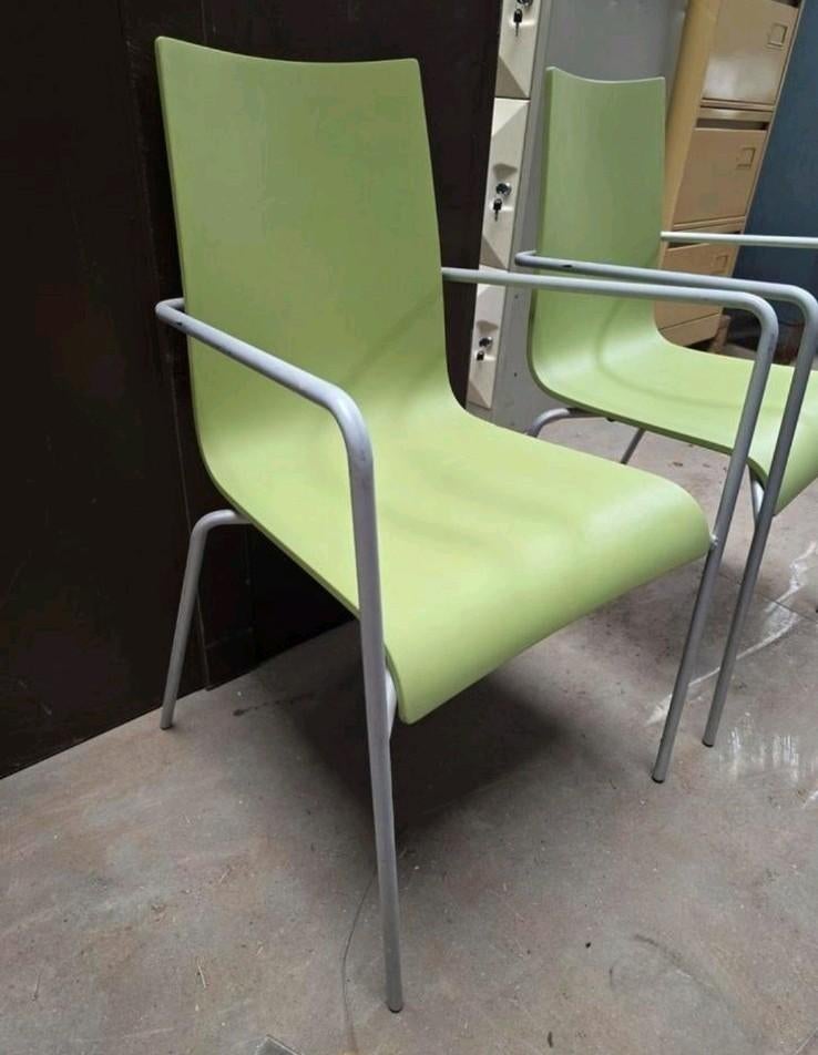 4 stevige stoelen met aluminium armleuning stapelbaar stoel, Ophalen of Verzenden, Gebruikt