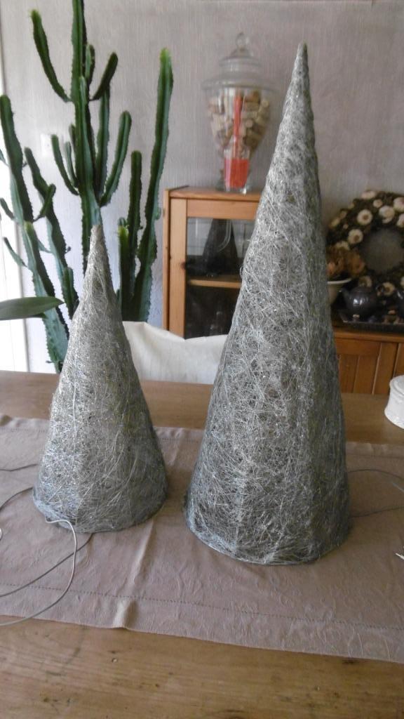 kerstkegels met verlichting, Diversen, Ophalen, Zo goed als nieuw