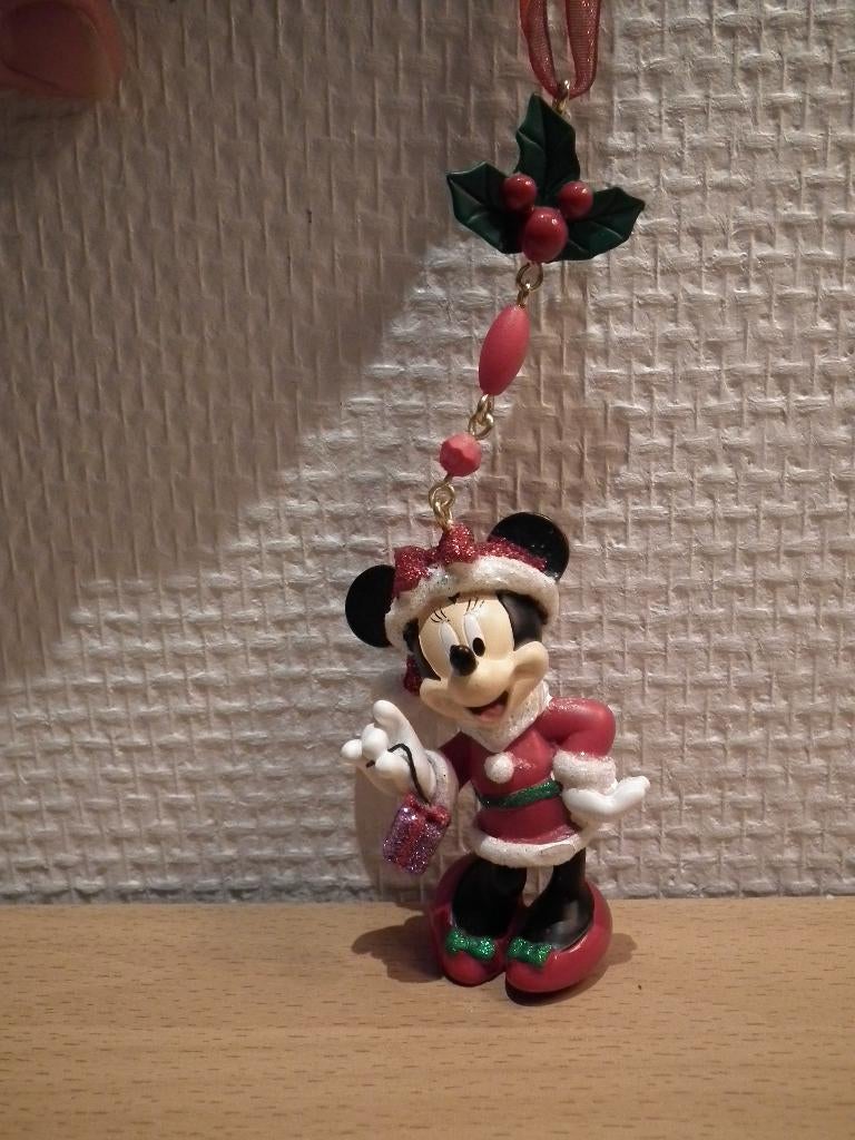 Minnie Mouse avec cadeau (Disneyland Paris)   (3), Envoi, Autres personnages, Comme neuf, Statue ou Figurine