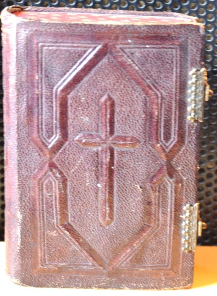 missel paroissien romain couverture cuir 1885, Collections, Religion, Utilisé, Christianisme | Catholique, Livre, Enlèvement ou Envoi