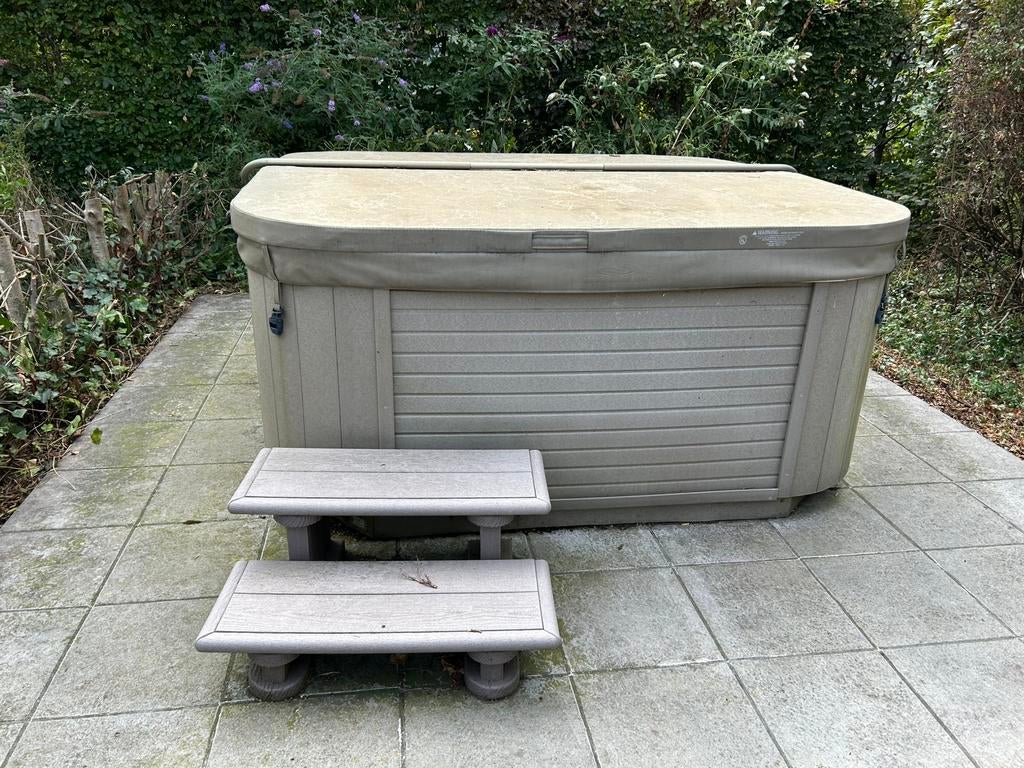 Jacuzzi te koop, Ophalen, Gebruikt, Trap, Vast