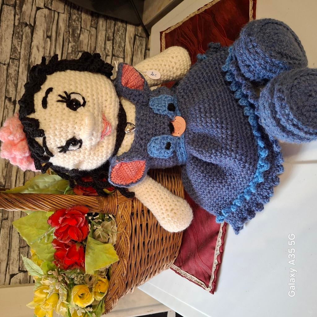 Poupées avec robe en maille 43cm, Enlèvement ou Envoi, Neuf, Crochet, Laine ou Fils